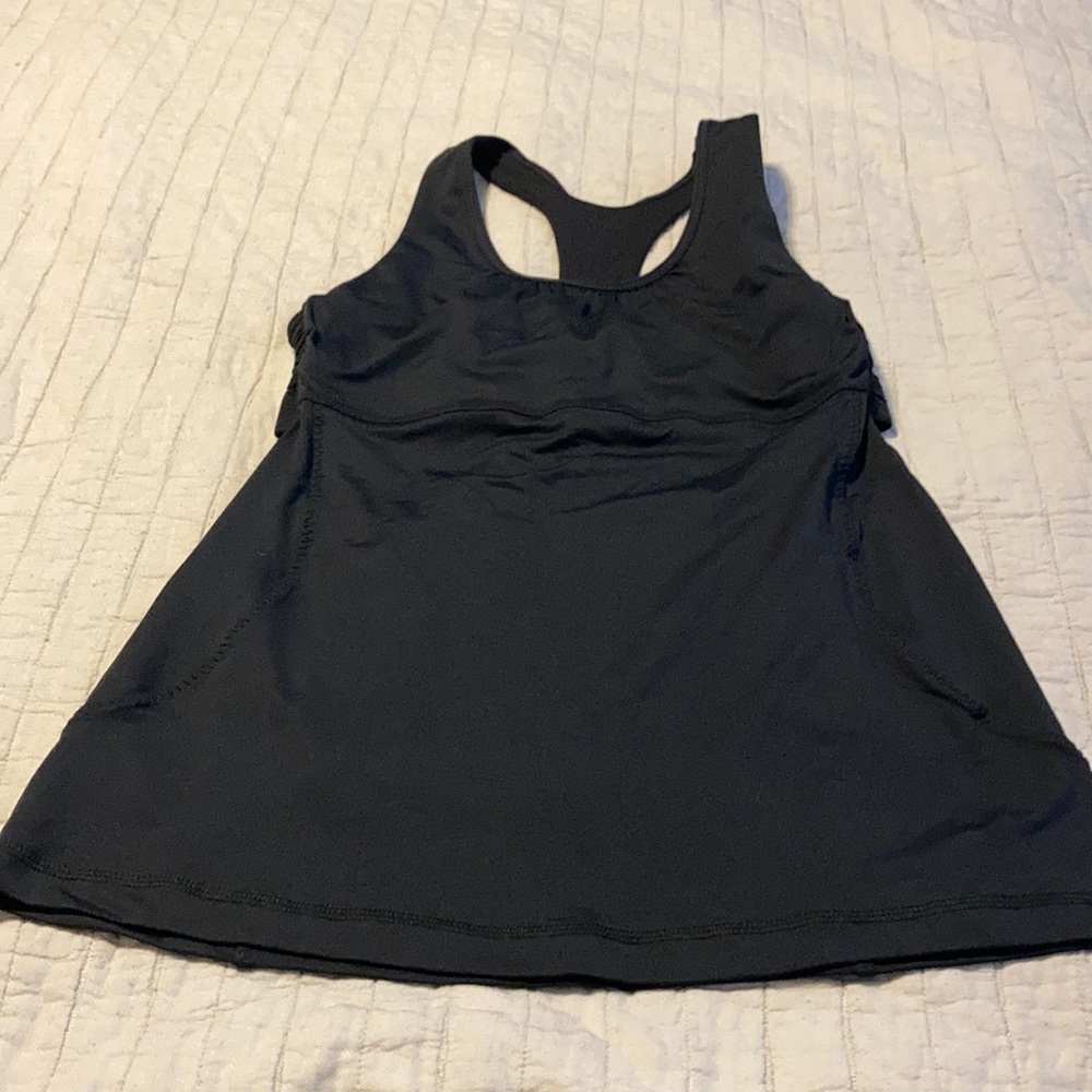 Lululemon workout tank size 6